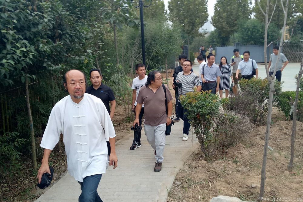 “劲风朗怀-李琦书画展”新闻发布会在八马茶行举行