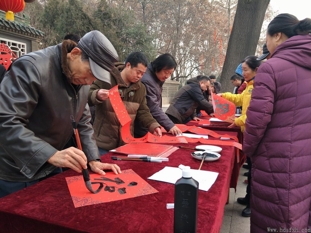 邯郸书协走进市城管局为民公益写春联送祝福