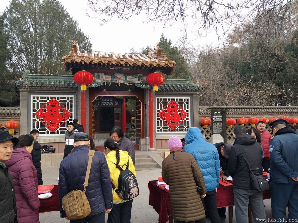 邯郸书协走进市城管局为民公益写春联送祝福