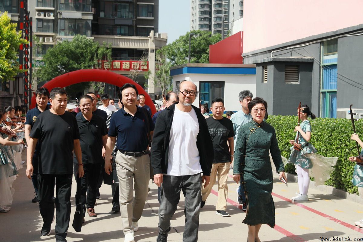 邯郸书协走进育华小学开展“文润童心 艺起成长”援教志愿活动