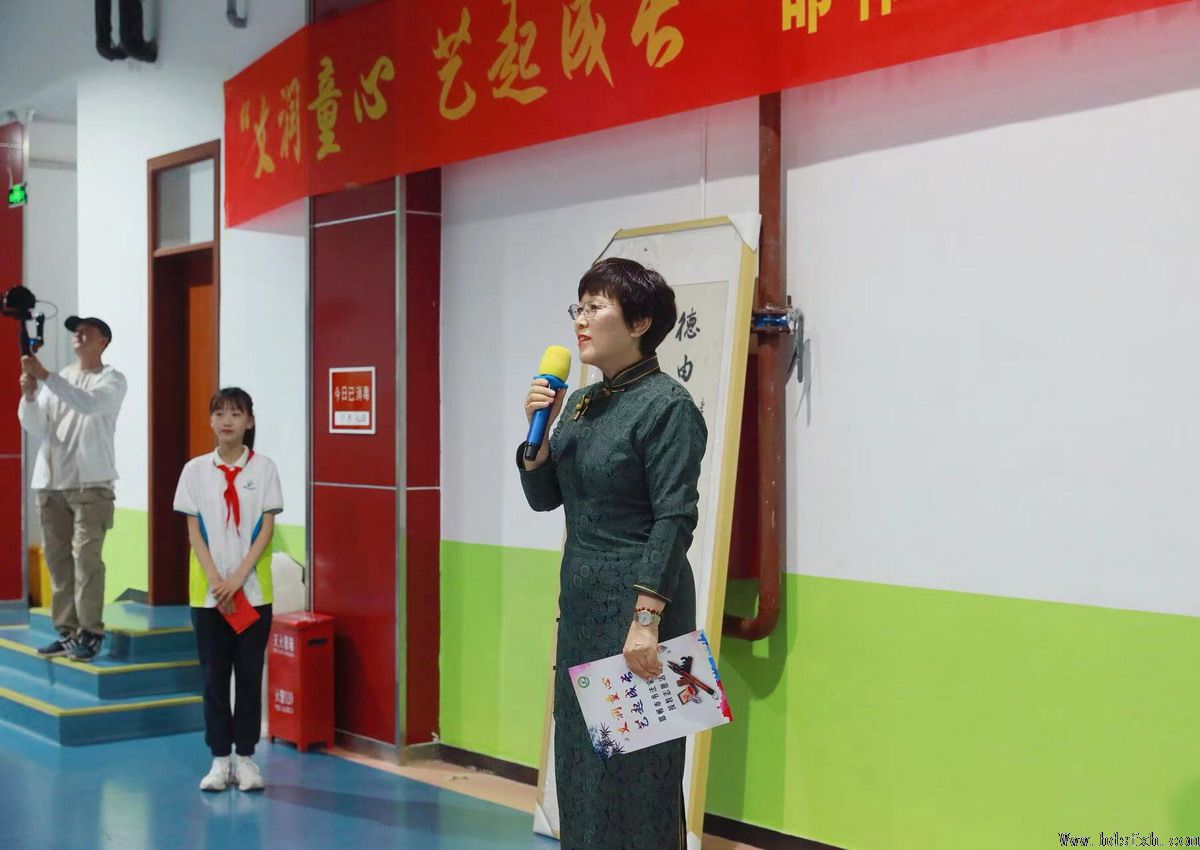 邯郸书协走进育华小学开展“文润童心 艺起成长”援教志愿活动