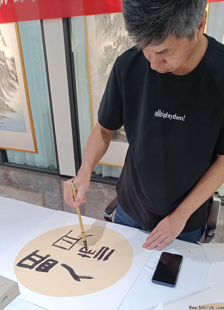 鷨ЭίԱ