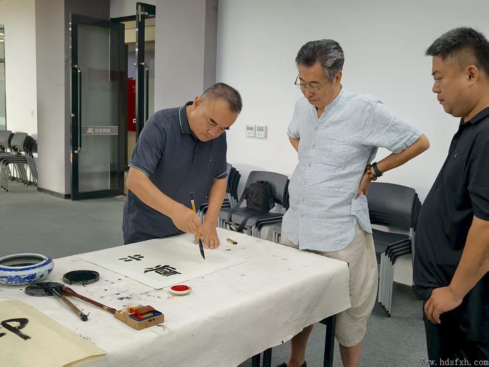 鷨ЭίԱ