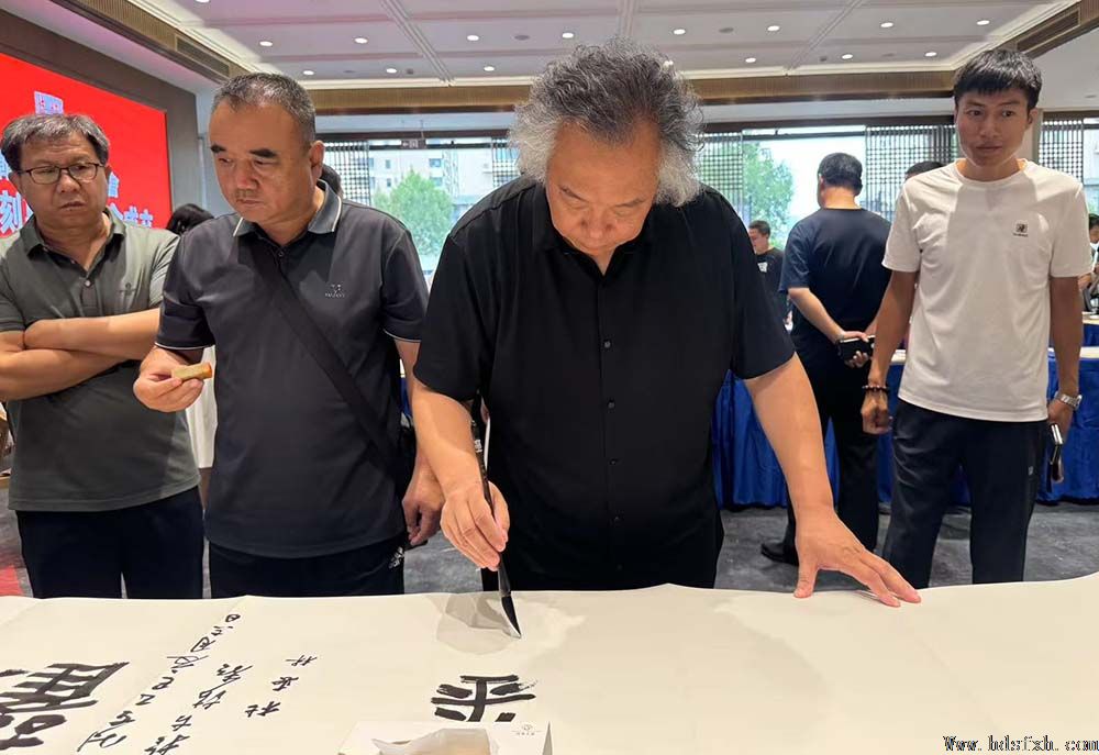 鷨Э׭׭רҵίԱ