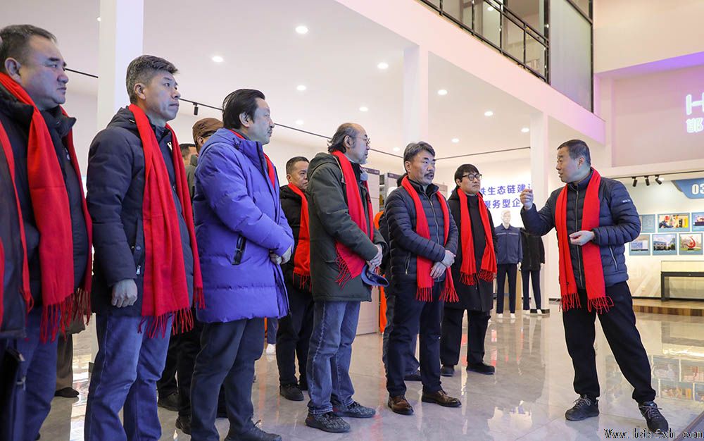 邯郸书协“万福迎春”公益活动走进邯钢附企