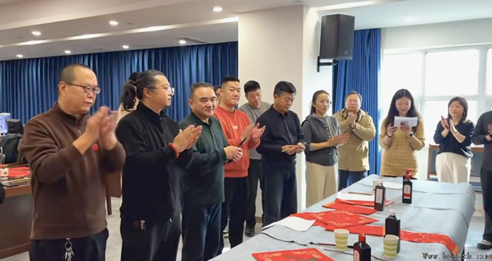 邯郸书协“新春特别行动-万福迎春”公益活动走进丛台区政府