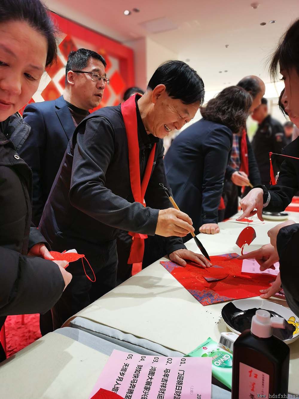 邯郸书协“新春特别行动-万福迎春”走进天鸿广场