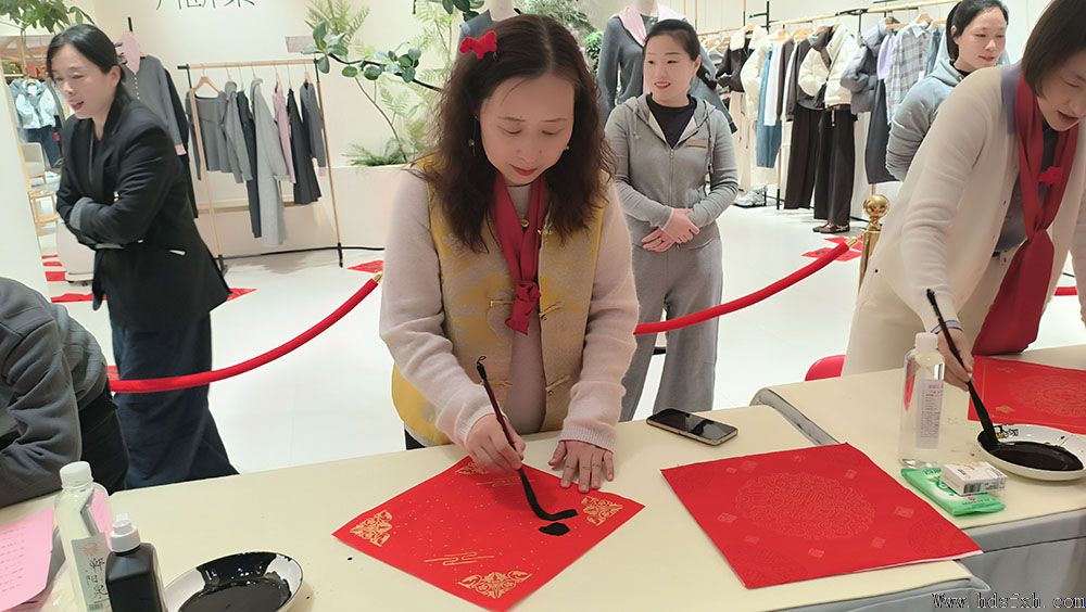 邯郸书协“新春特别行动-万福迎春”走进天鸿广场