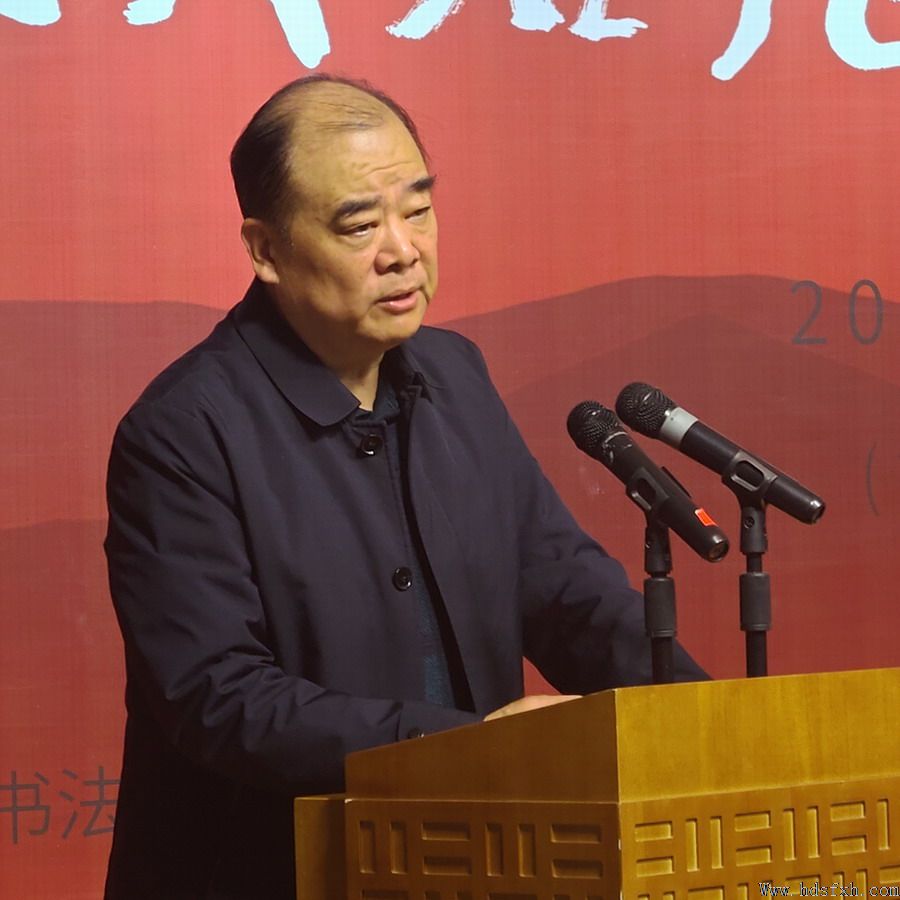 ���»���������ʷ����׭��չ���ں���������¡�ؿ�Ļ