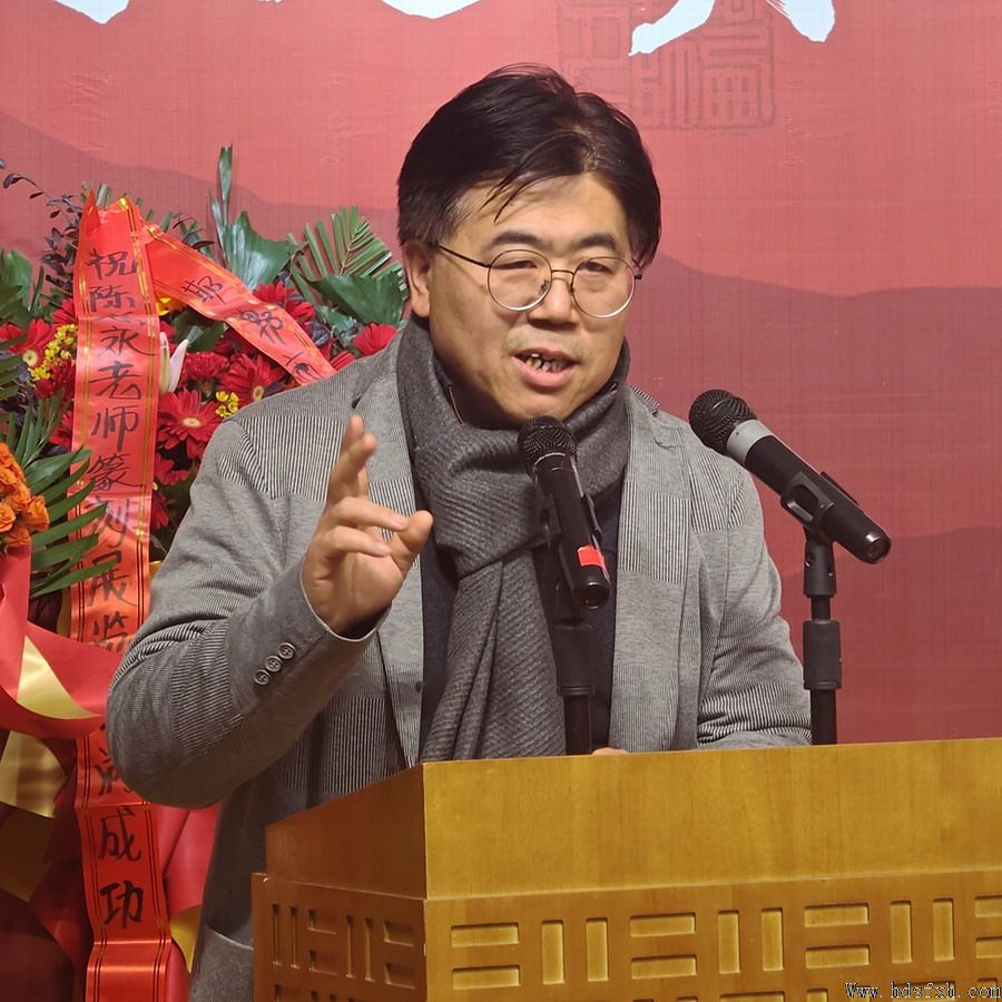 ���»���������ʷ����׭��չ���ں���������¡�ؿ�Ļ