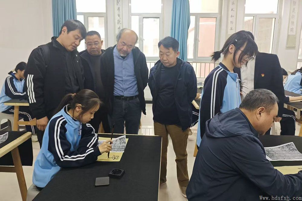 书香致远•墨韵校园—邯郸书协在复兴区三中举行“书香校园”授牌仪式