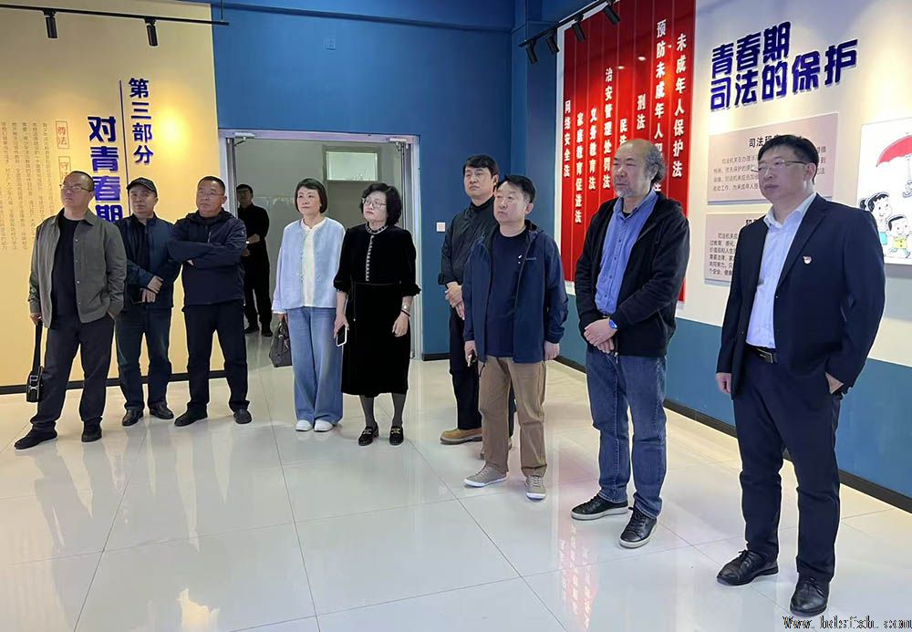 书香致远•墨韵校园—邯郸书协在复兴区三中举行“书香校园”授牌仪式