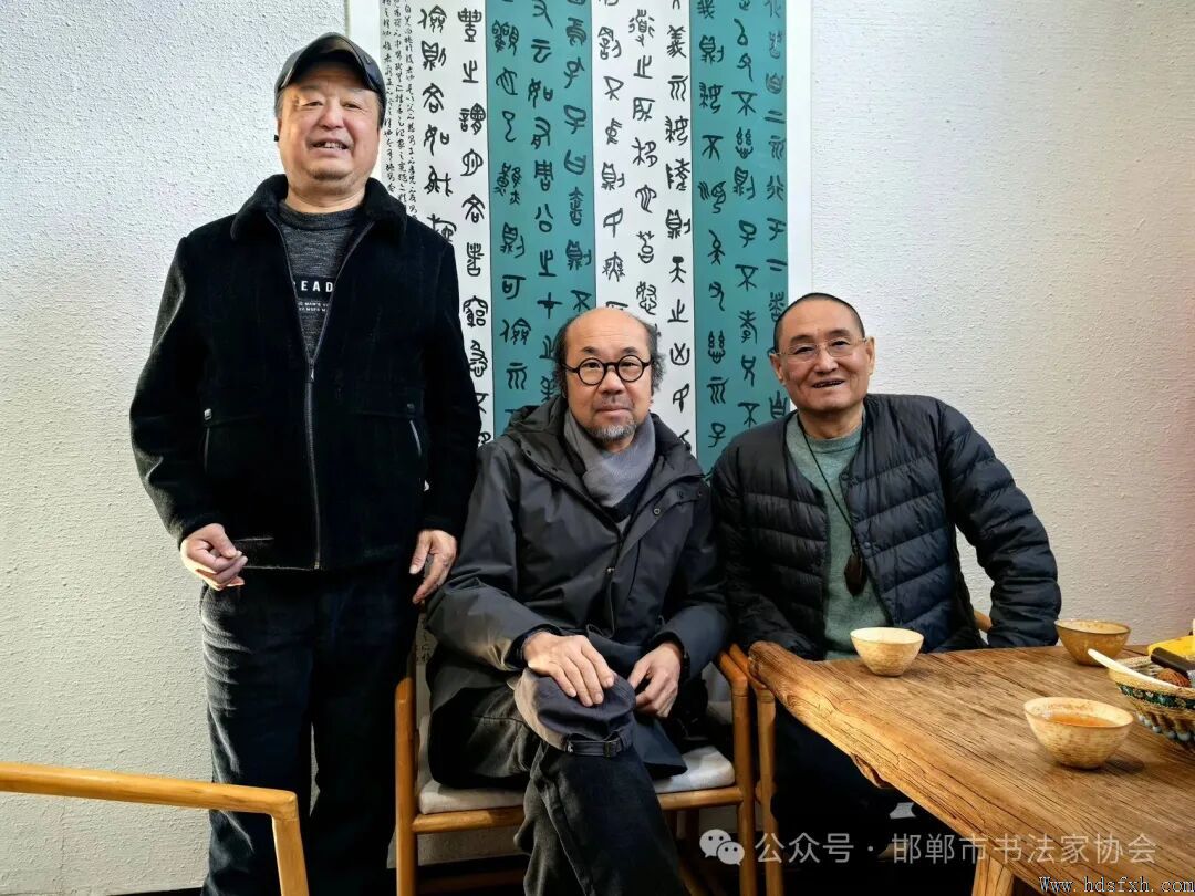 ����֮������������һ����ǻ�