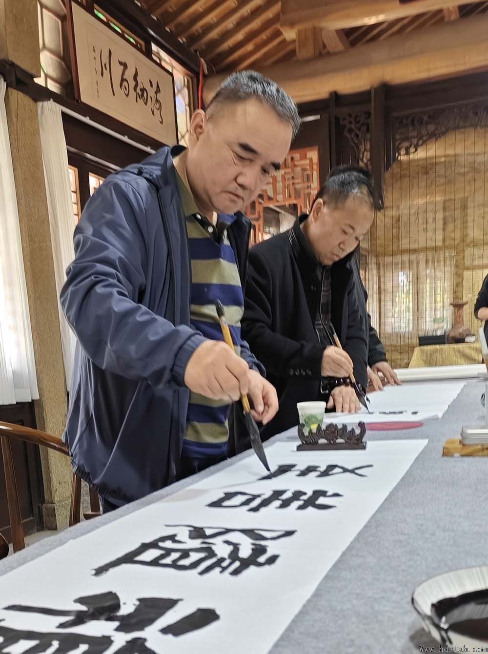 ������Э����ίԱ�Ḱ�䰲�á��Թ������Ͻ�ʯ�̡���ѧ�ɷ�