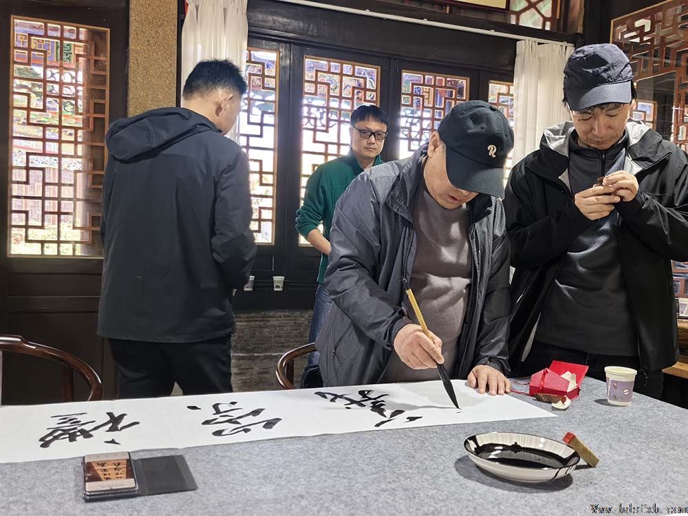 ������Э����ίԱ�Ḱ�䰲�á��Թ������Ͻ�ʯ�̡���ѧ�ɷ�