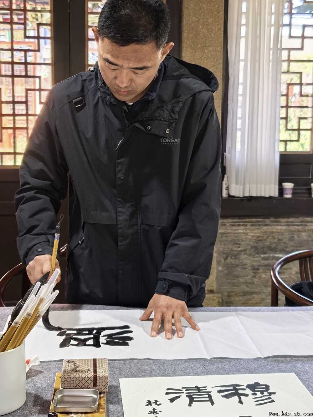 ������Э����ίԱ�Ḱ�䰲�á��Թ������Ͻ�ʯ�̡���ѧ�ɷ�